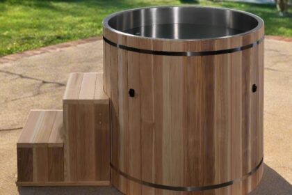 Stainless Steel Cedar Barrel Cold Plunge with Chiller Cooling and Filtration System